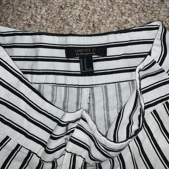 Shorts - Picture 3 of 3